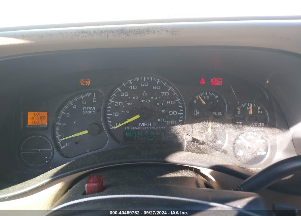 2001 CHEVROLET TAHOE LT VIN: 1GNEC13TX1R157032
