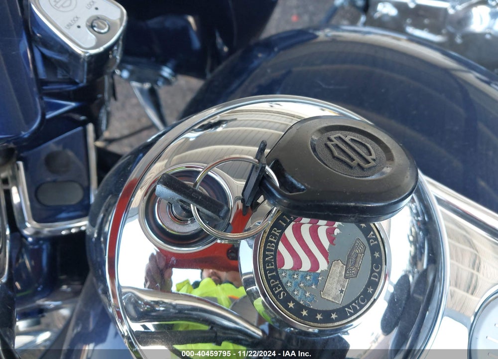 2012 HARLEY-DAVIDSON FLTRX ROAD GLIDE CUSTOM VIN: 1HD1KHM11CB605832