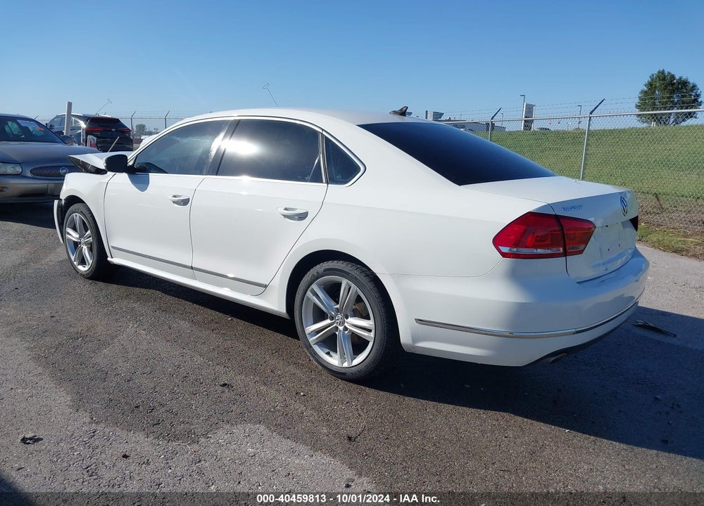 2015 VOLKSWAGEN PASSAT 2.0L TDI SE VIN: 1VWBV7A3XFC087566