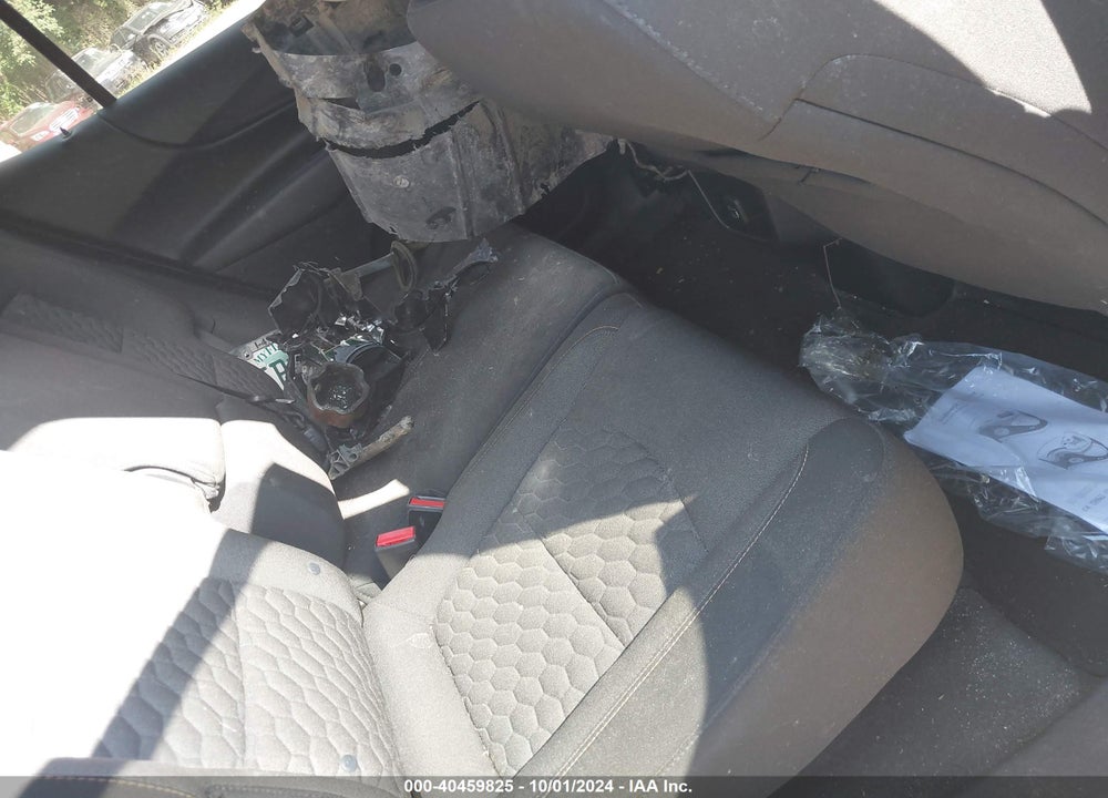 2019 CHEVROLET EQUINOX LT VIN: 2GNAXKEV6K6101903
