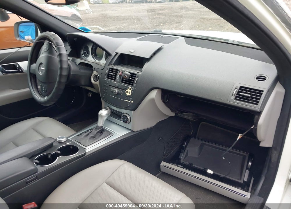 2008 MERCEDES-BENZ C 300 LUXURY/SPORT VIN: WDDGF54X38R035310