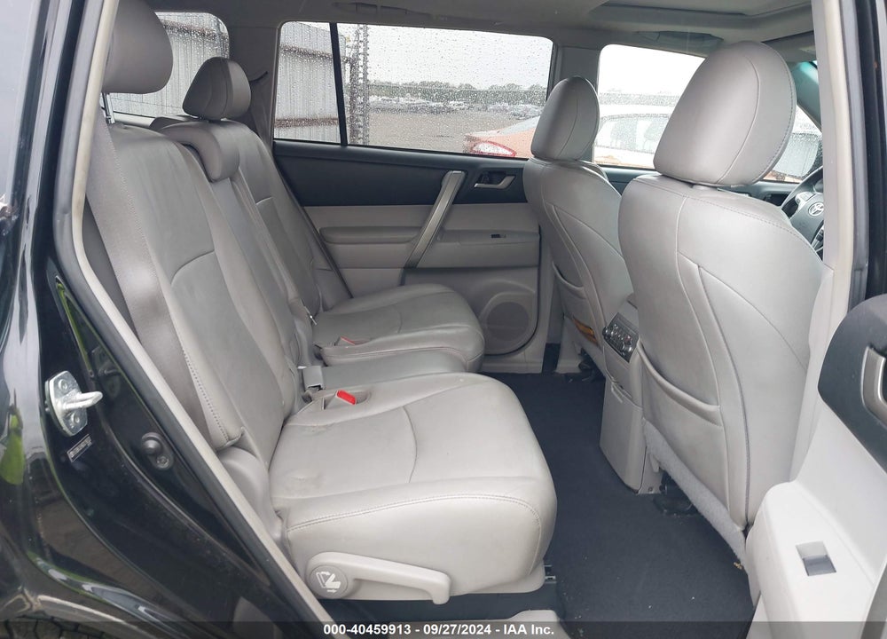 2013 TOYOTA HIGHLANDER SE V6 VIN: 5TDBK3EH6DS216523