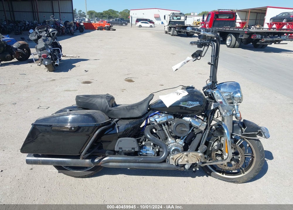 2022 HARLEY-DAVIDSON FLHR VIN: 1HD1FBC19NB615885