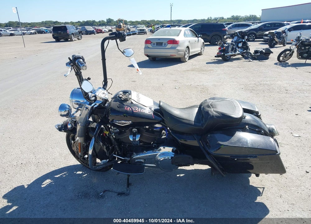 2022 HARLEY-DAVIDSON FLHR VIN: 1HD1FBC19NB615885