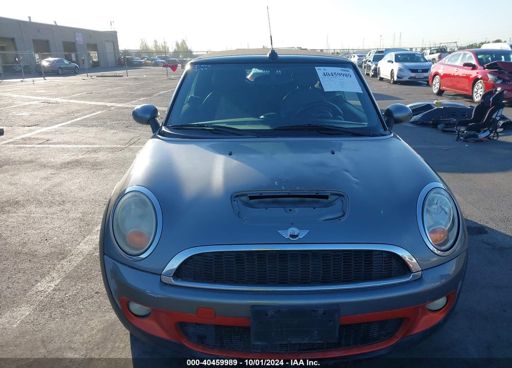 2009 MINI COOPER S VIN: WMWMS33579TG88448