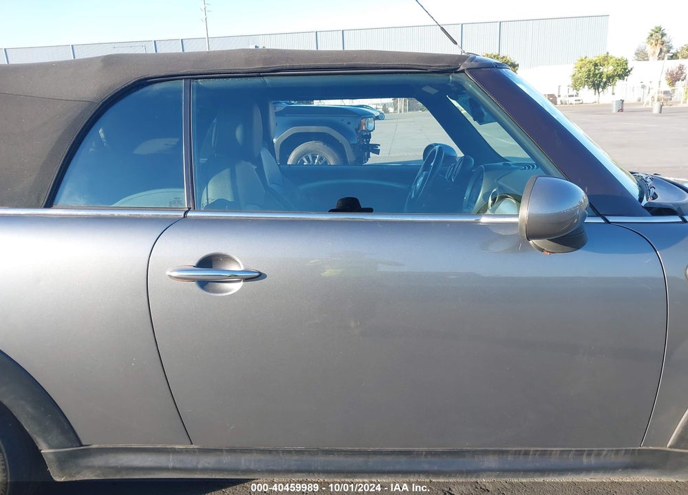 2009 MINI COOPER S VIN: WMWMS33579TG88448