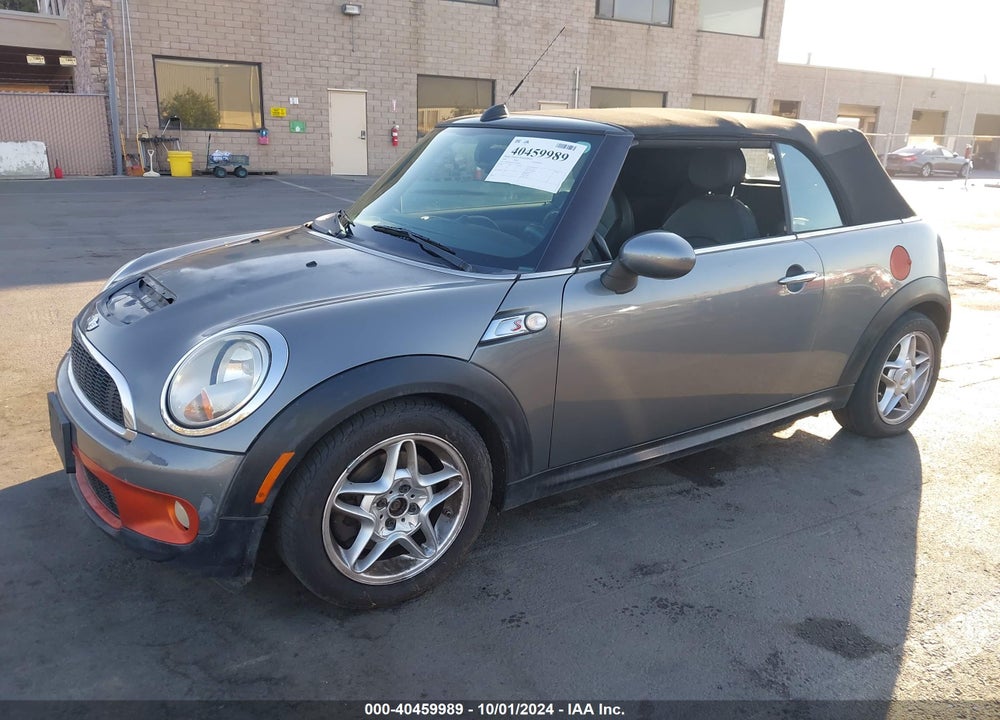 2009 MINI COOPER S VIN: WMWMS33579TG88448