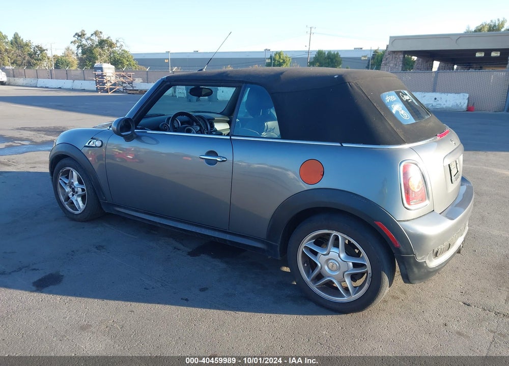 2009 MINI COOPER S VIN: WMWMS33579TG88448