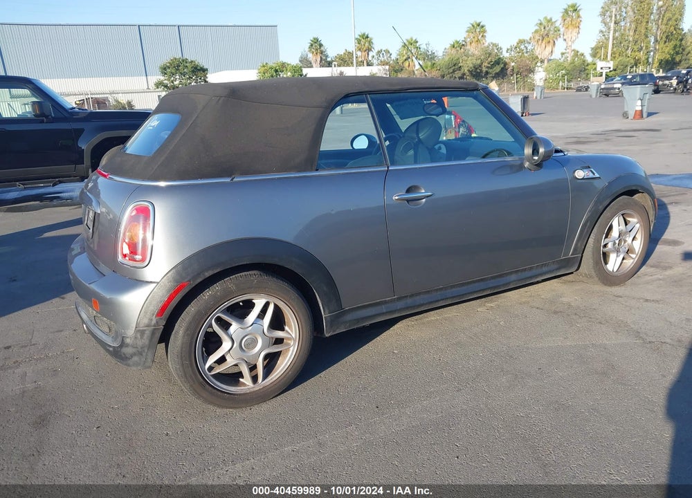 2009 MINI COOPER S VIN: WMWMS33579TG88448