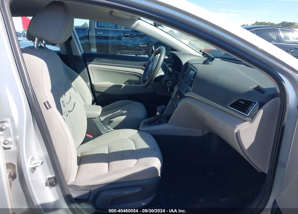 2018 HYUNDAI ELANTRA SEL VIN: 5NPD84LF5JH305550
