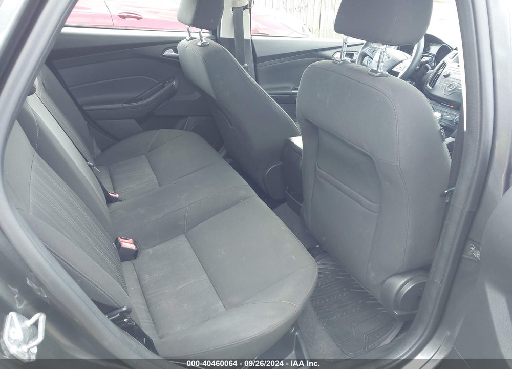 2015 FORD FOCUS SE VIN: 1FADP3F27FL242496