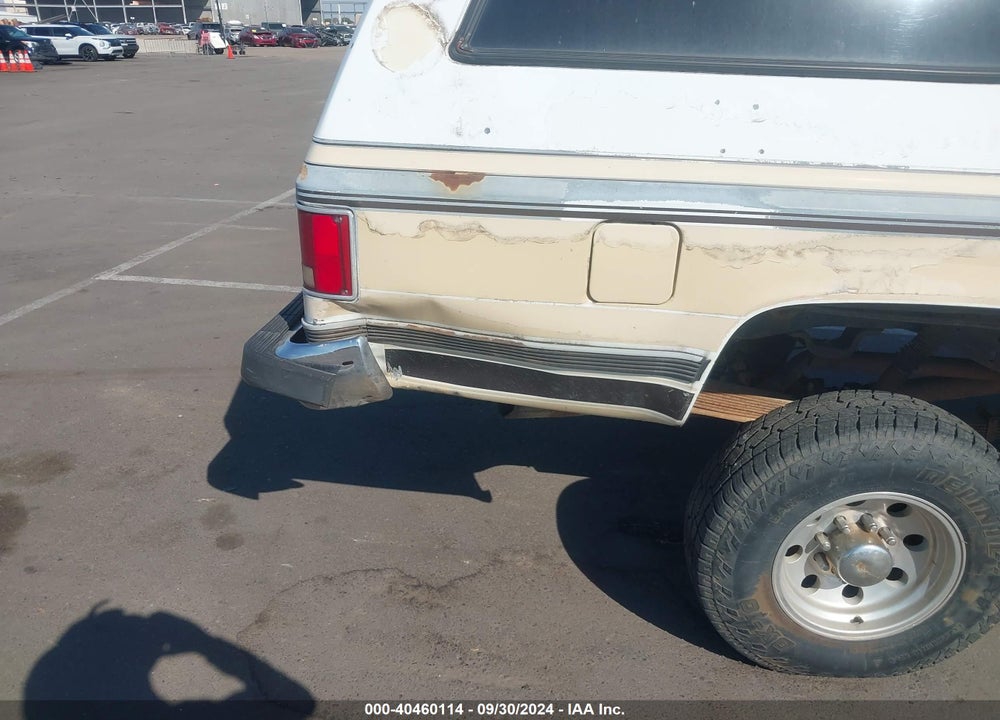 1990 CHEVROLET SUBURBAN V2500 VIN: 1GBGV26K1LF149284