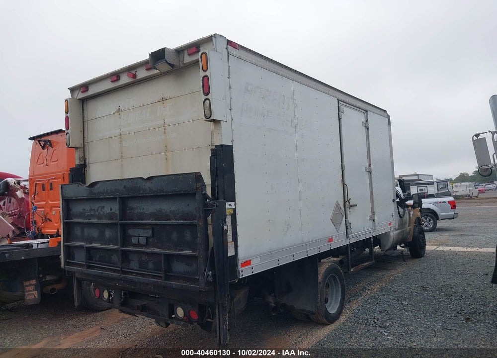 2008 FORD F-550 CHASSIS XL/XLT VIN: 1FDAF56R88ED43851