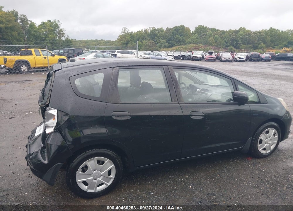 2012 HONDA FIT VIN: JHMGE8H30CC037919
