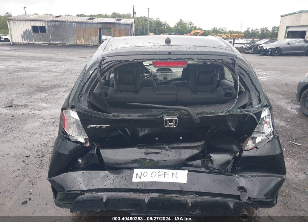 2012 HONDA FIT VIN: JHMGE8H30CC037919