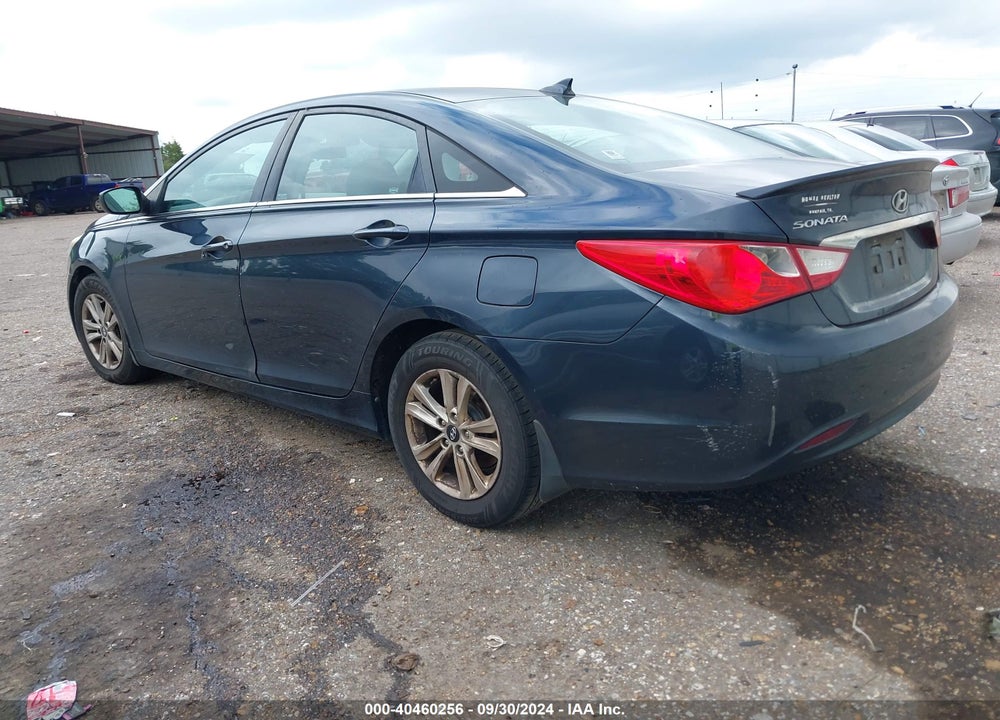 2013 HYUNDAI SONATA GLS VIN: 5NPEB4AC2DH621281
