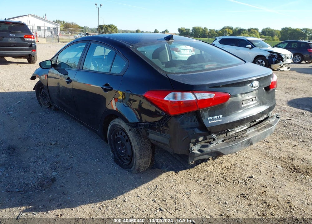 2016 KIA FORTE VIN: KNAFK4A69G5615882