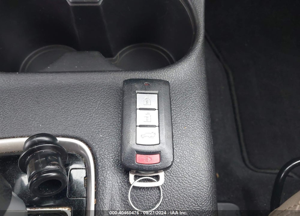 2016 MITSUBISHI OUTLANDER SEL VIN: JA4AD3A38GZ043455