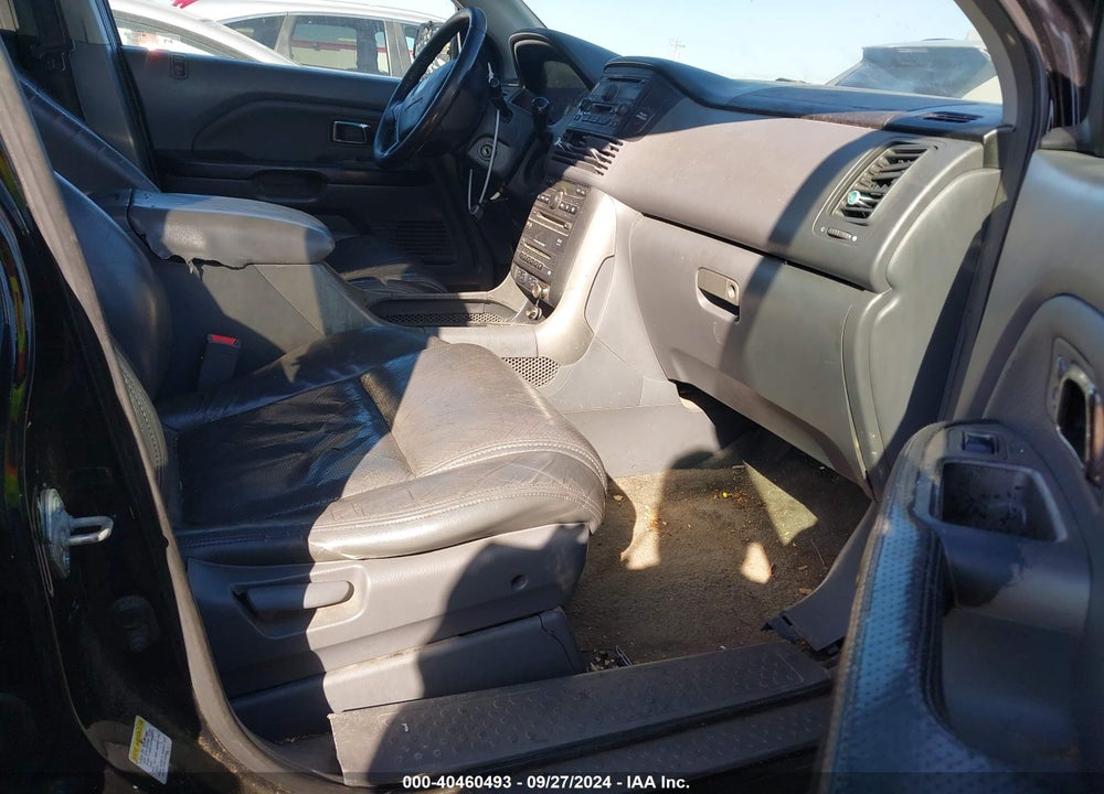 2005 HONDA PILOT EX-L VIN: 2HKYF18615H523652