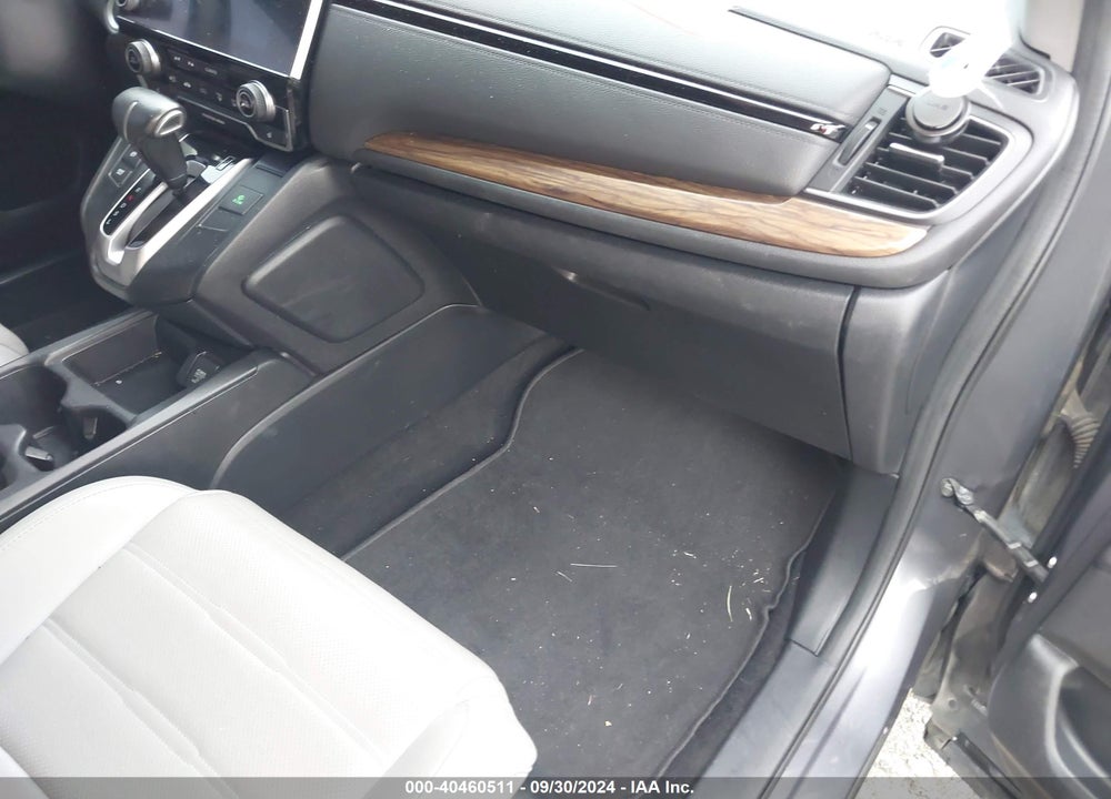 2017 HONDA CR-V TOURING VIN: 2HKRW2H99HH600101