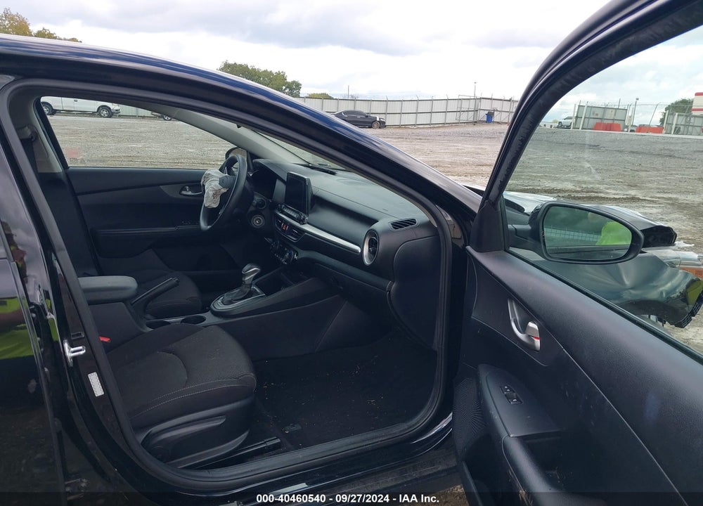 2019 KIA FORTE LXS VIN: 3KPF24AD3KE132340