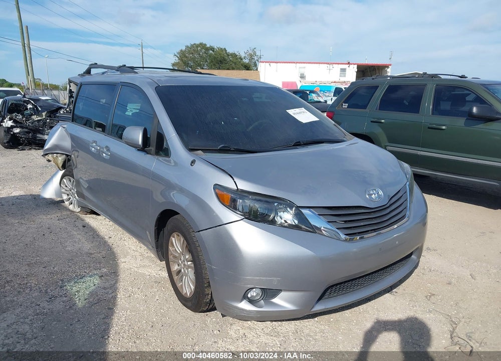2012 TOYOTA SIENNA XLE V6 8 PASSENGER VIN: 5TDYK3DC5CS230542