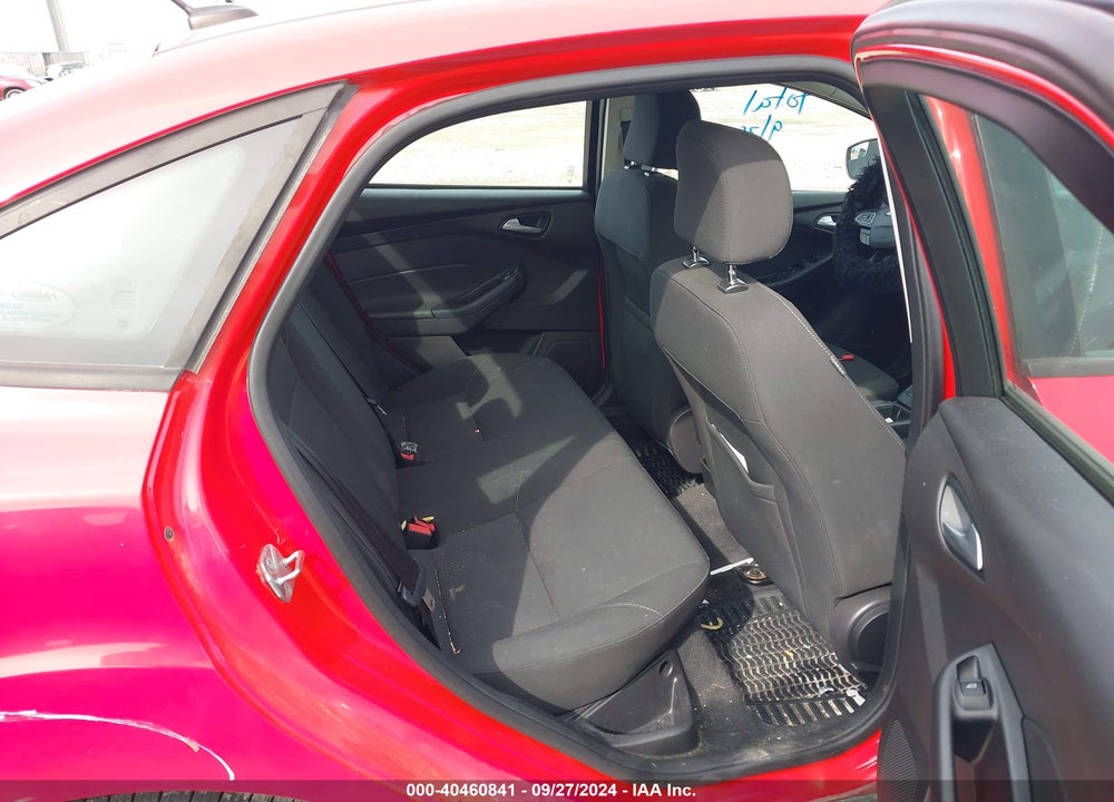 2015 FORD FOCUS SE VIN: 1FADP3F27FL329508