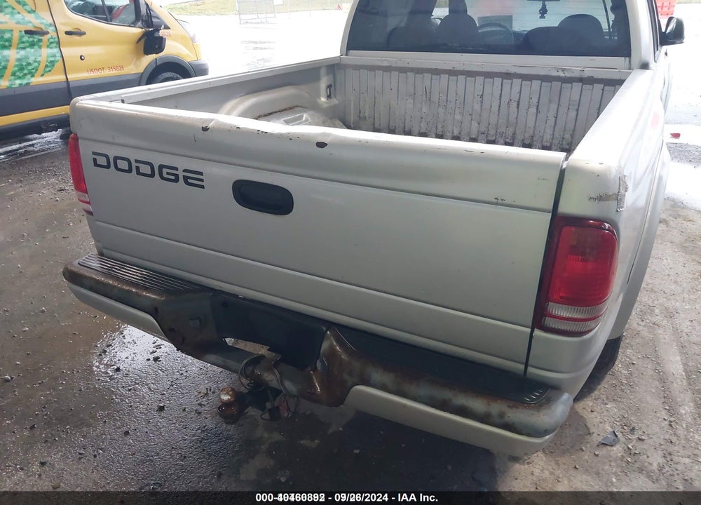 2002 DODGE DAKOTA VIN: 1B7HL38N52S651868