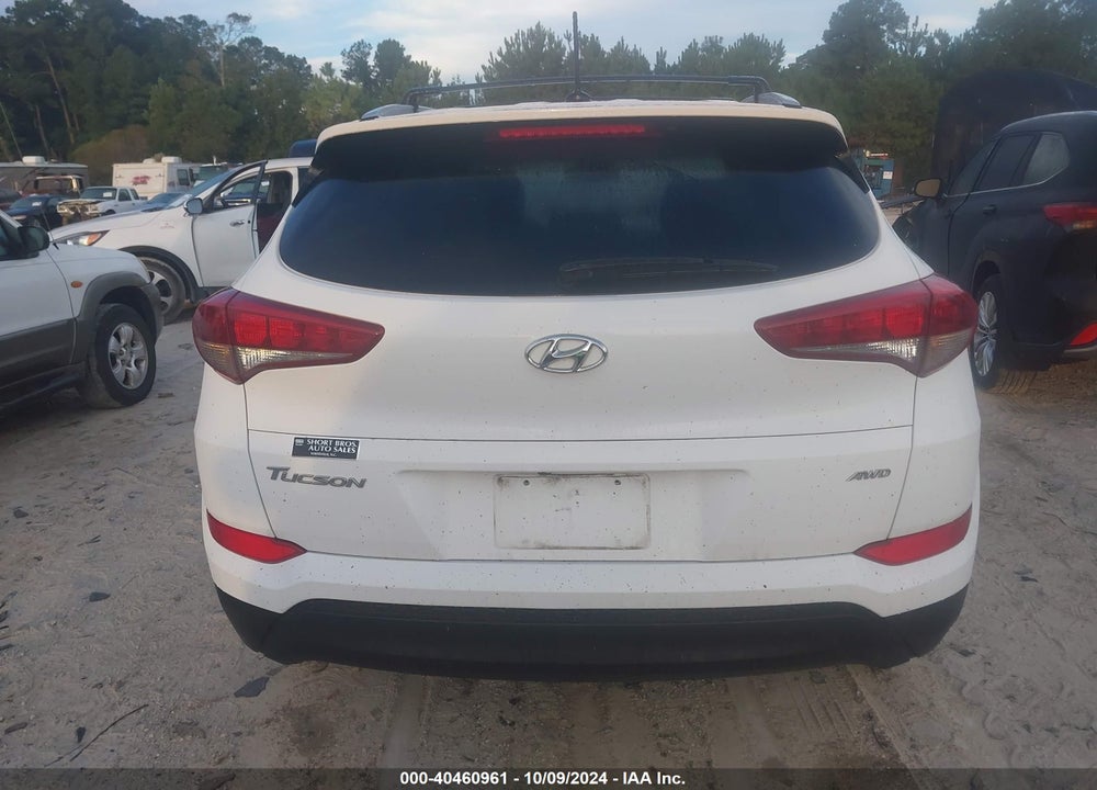 2017 HYUNDAI TUCSON SE VIN: KM8J3CA48HU263660