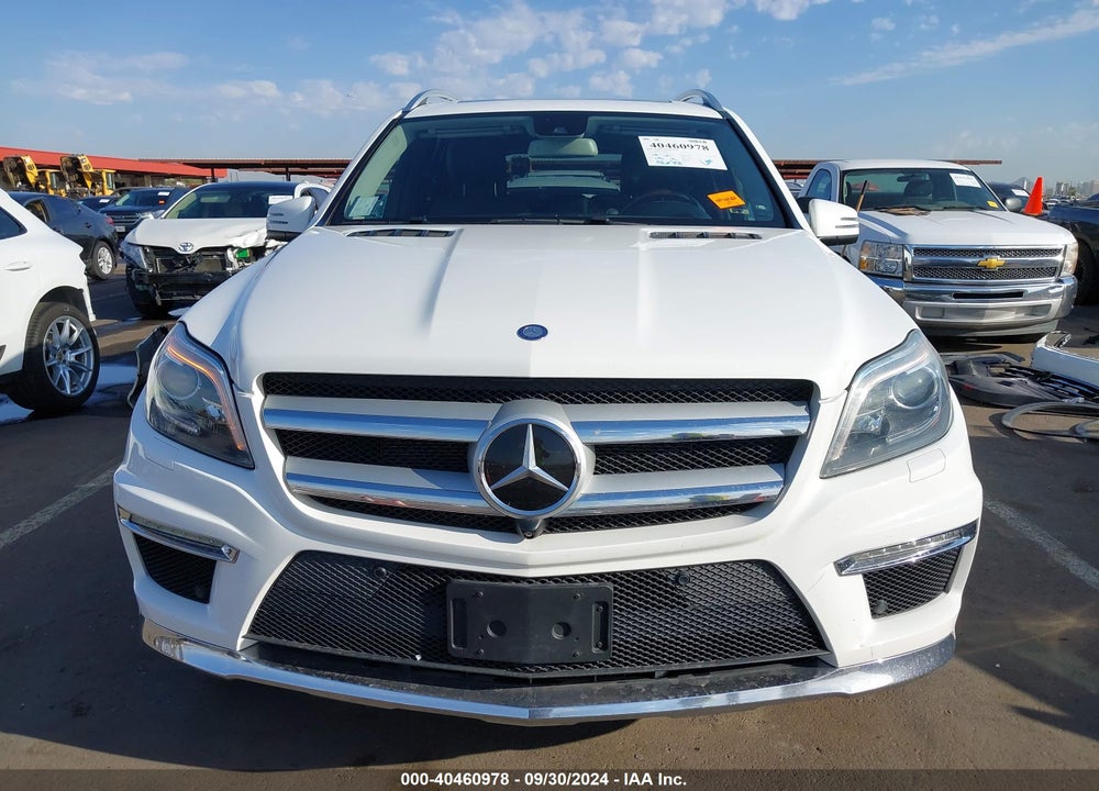 2015 MERCEDES-BENZ GL 550 4MATIC VIN: 4JGDF7DE6FA548016