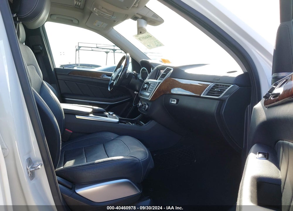 2015 MERCEDES-BENZ GL 550 4MATIC VIN: 4JGDF7DE6FA548016