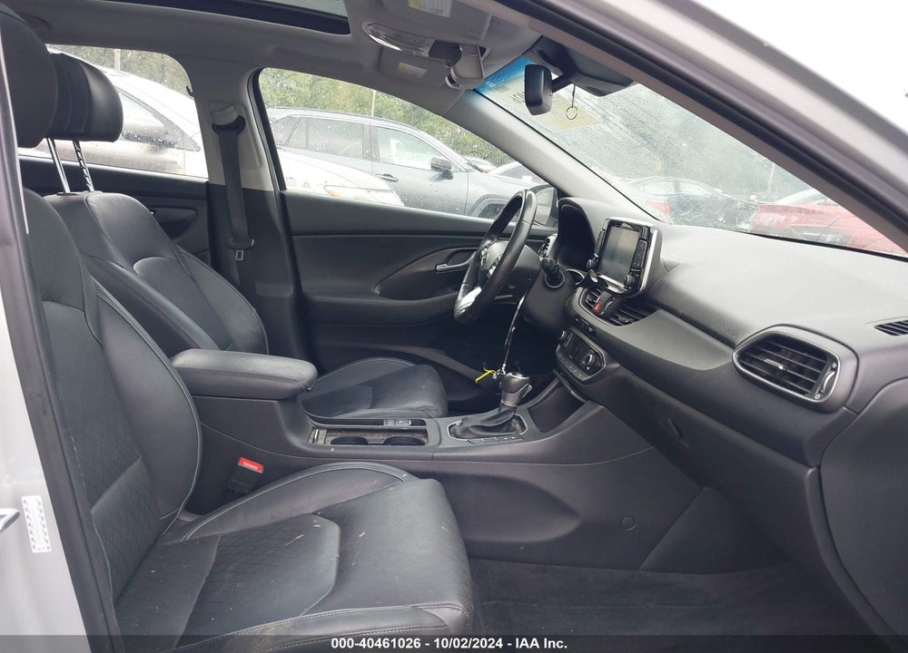 2018 HYUNDAI ELANTRA GT VIN: KMHH35LE2JU040052
