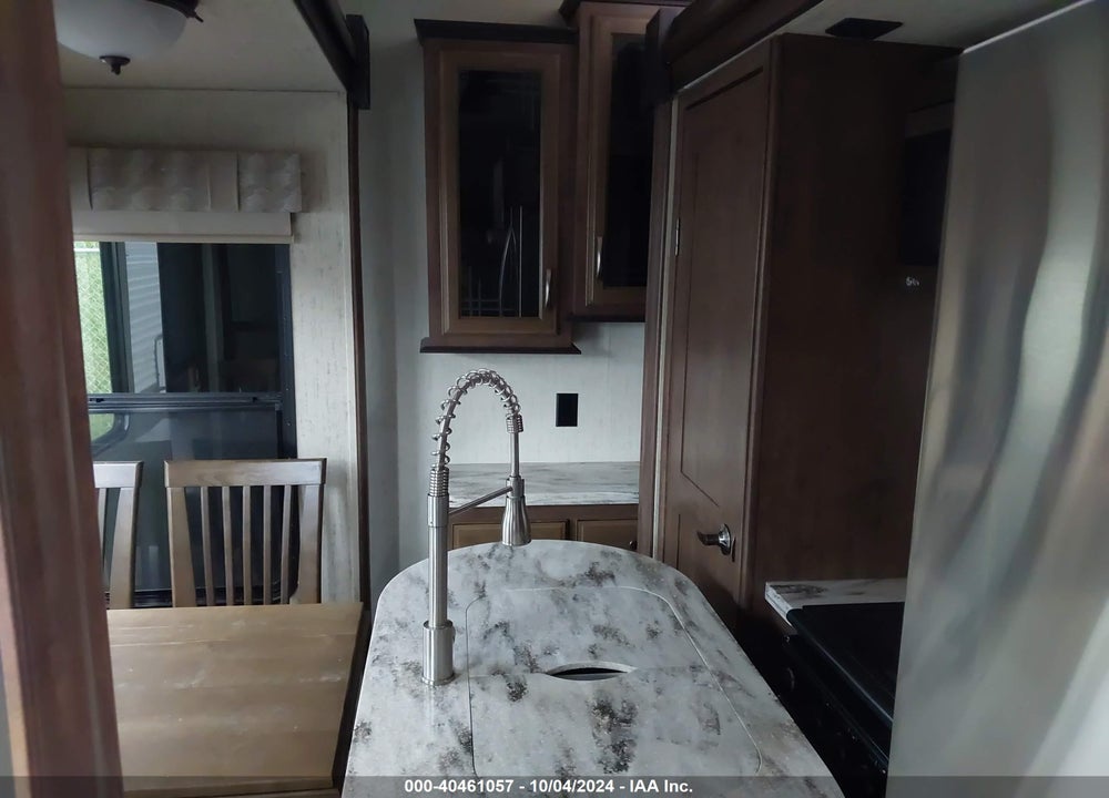 2018 SANDPIPER SAF379FL0K VIN: 4X4FSAP24JJ036426