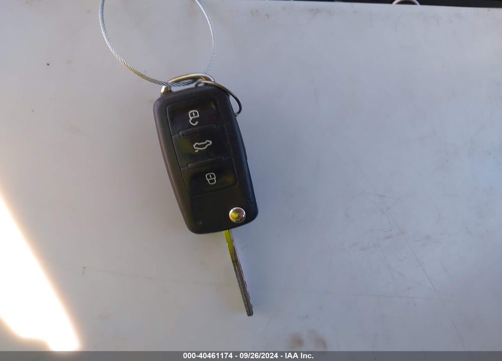 2014 VOLKSWAGEN JETTA HYBRID SEL VIN: 3VW637AJ6EM301682