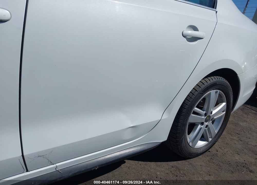 2014 VOLKSWAGEN JETTA HYBRID SEL VIN: 3VW637AJ6EM301682