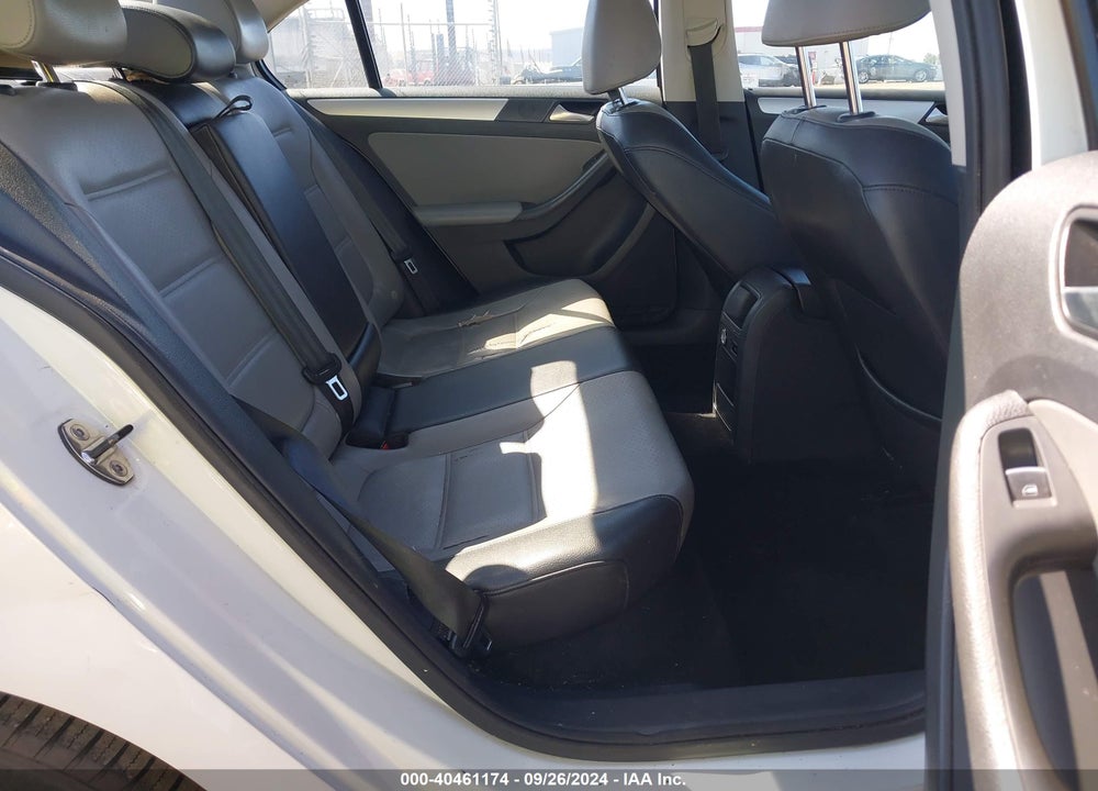 2014 VOLKSWAGEN JETTA HYBRID SEL VIN: 3VW637AJ6EM301682