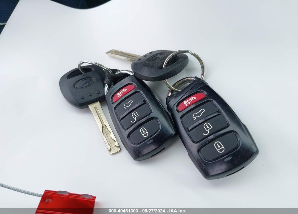 2007 HYUNDAI AZERA LIMITED/SE VIN: KMHFC46F17A186670