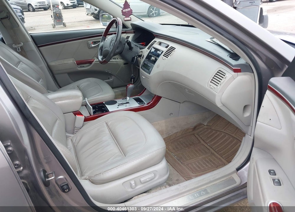 2007 HYUNDAI AZERA LIMITED/SE VIN: KMHFC46F17A186670