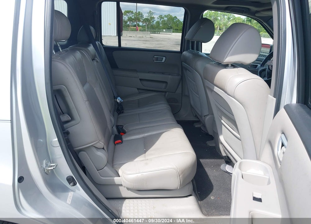 2011 HONDA PILOT EX-L VIN: 5FNYF3H57BB040003