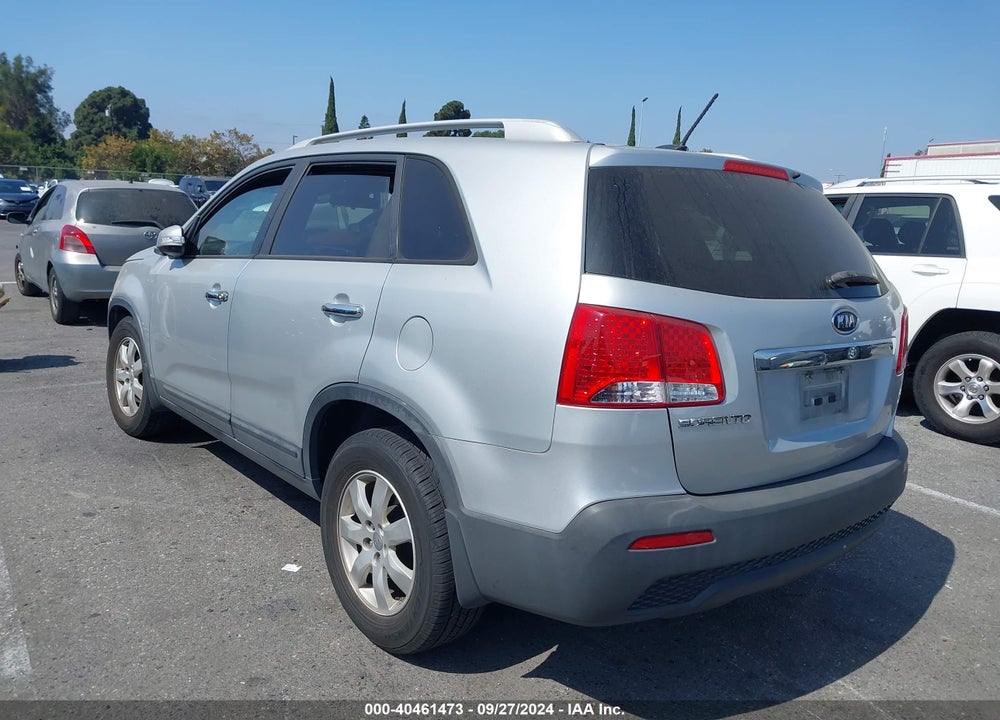 2013 KIA SORENTO LX V6 VIN: 5XYKT4A22DG357803