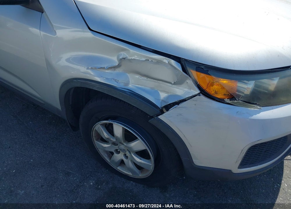 2013 KIA SORENTO LX V6 VIN: 5XYKT4A22DG357803