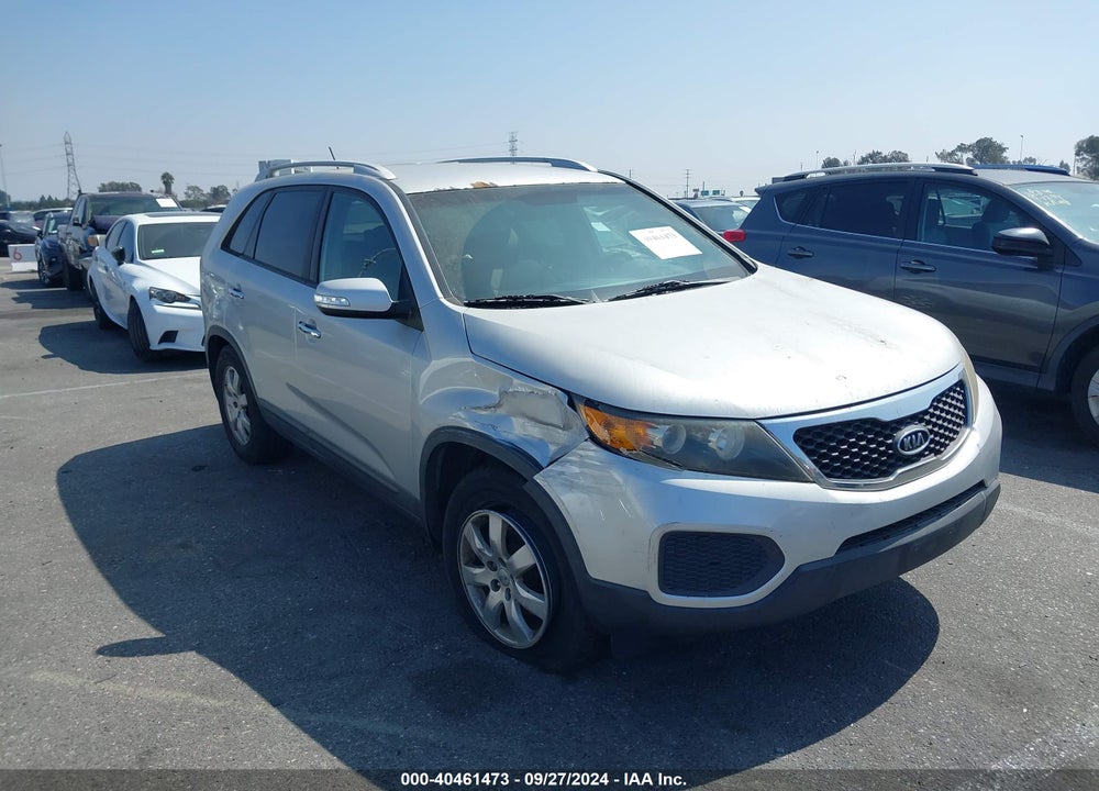 2013 KIA SORENTO LX V6 VIN: 5XYKT4A22DG357803