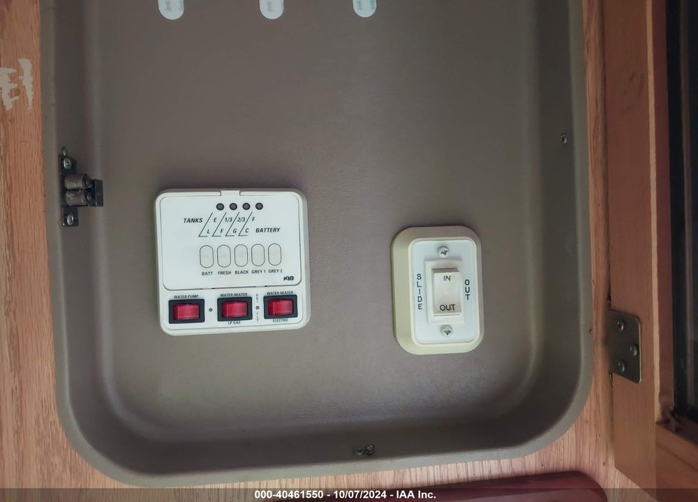2005 JAYCO DESIGNER 31RLTS VIN: 1UJCJ02R251SG0130