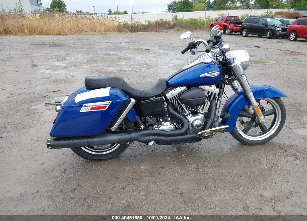 2015 HARLEY-DAVIDSON FLD SWITCHBACK VIN: 1HD1GZM10FC318083