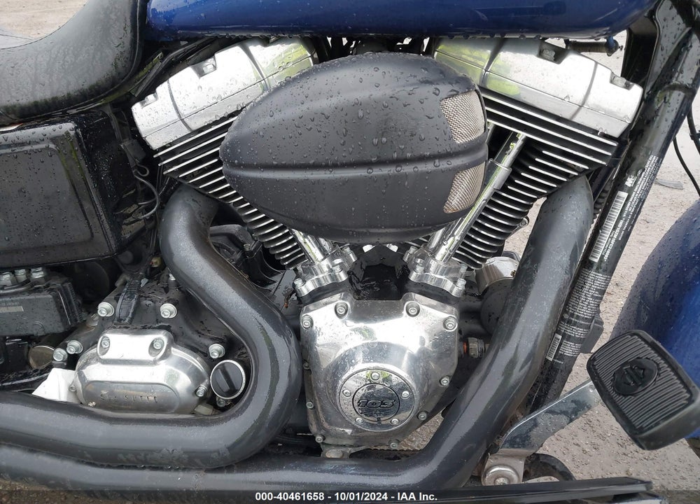 2015 HARLEY-DAVIDSON FLD SWITCHBACK VIN: 1HD1GZM10FC318083