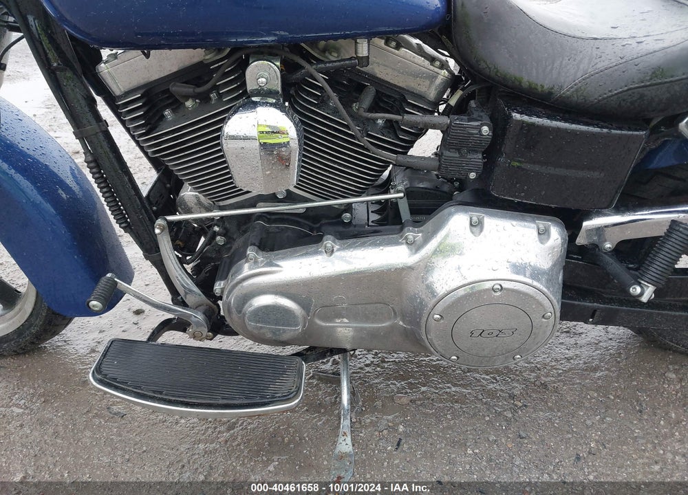 2015 HARLEY-DAVIDSON FLD SWITCHBACK VIN: 1HD1GZM10FC318083