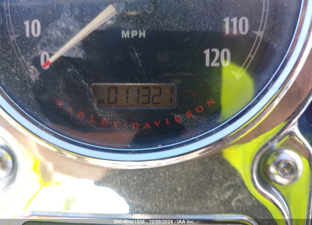 2015 HARLEY-DAVIDSON FLD SWITCHBACK VIN: 1HD1GZM10FC318083