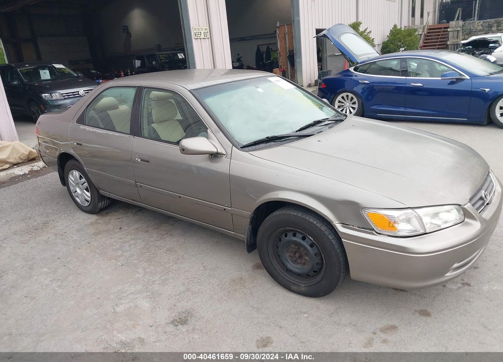 2001 TOYOTA CAMRY LE VIN: 4T1BG22K71U084399