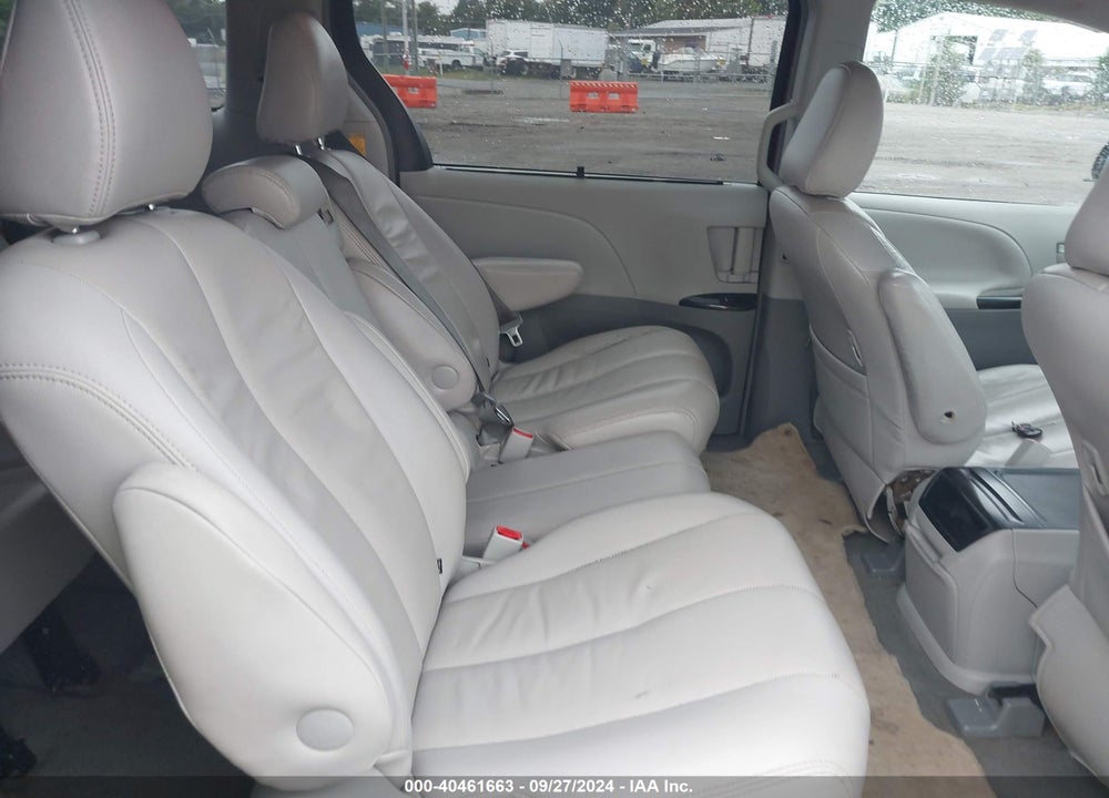 2014 TOYOTA SIENNA LE V6 8 PASSENGER VIN: 5TDKK3DC8ES474176