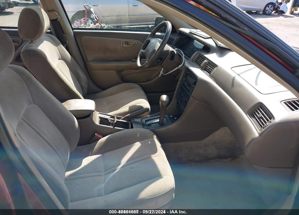 2000 TOYOTA CAMRY LE VIN: 4T1BG22K1YU970888